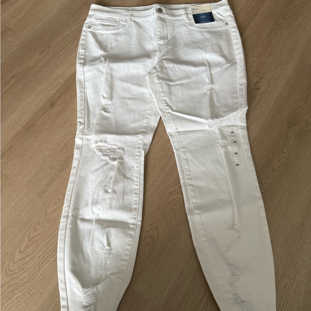New York & Company White Distressed Skinny Jeans